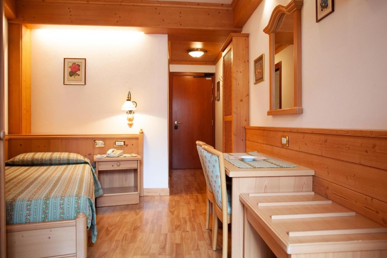 Hotel Posta Forni di Sopra Kültér fotó