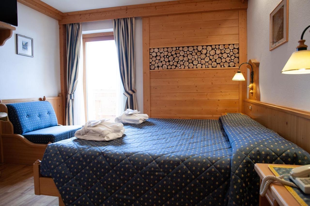 Hotel Posta Forni di Sopra Kültér fotó