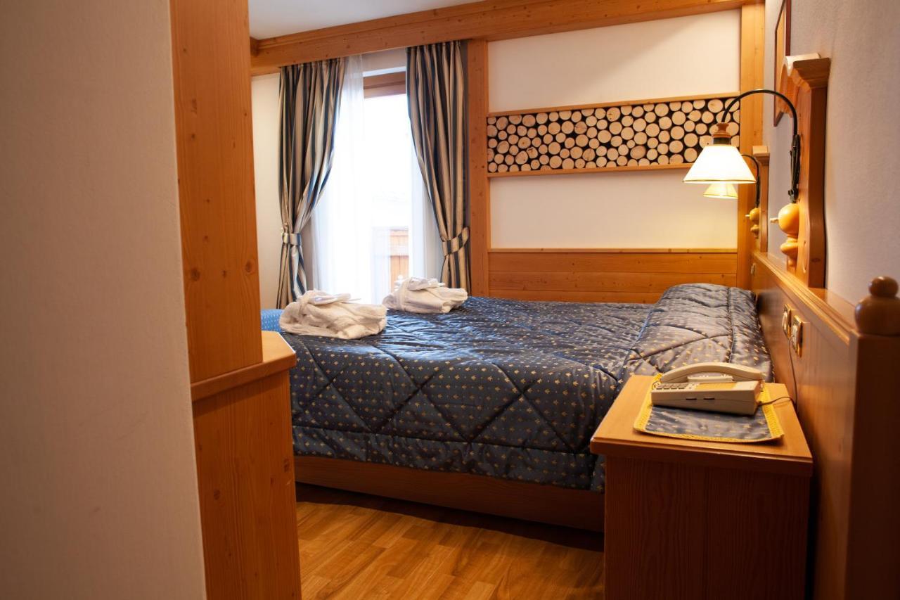Hotel Posta Forni di Sopra Kültér fotó