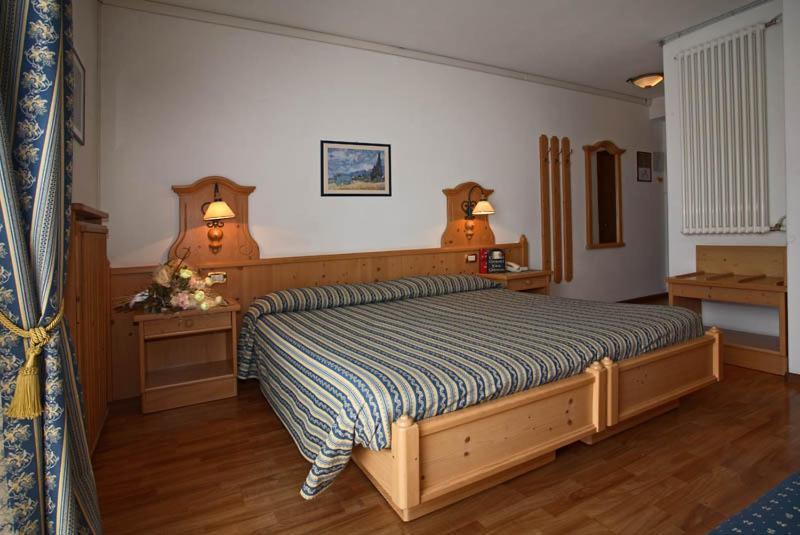 Hotel Posta Forni di Sopra Kültér fotó