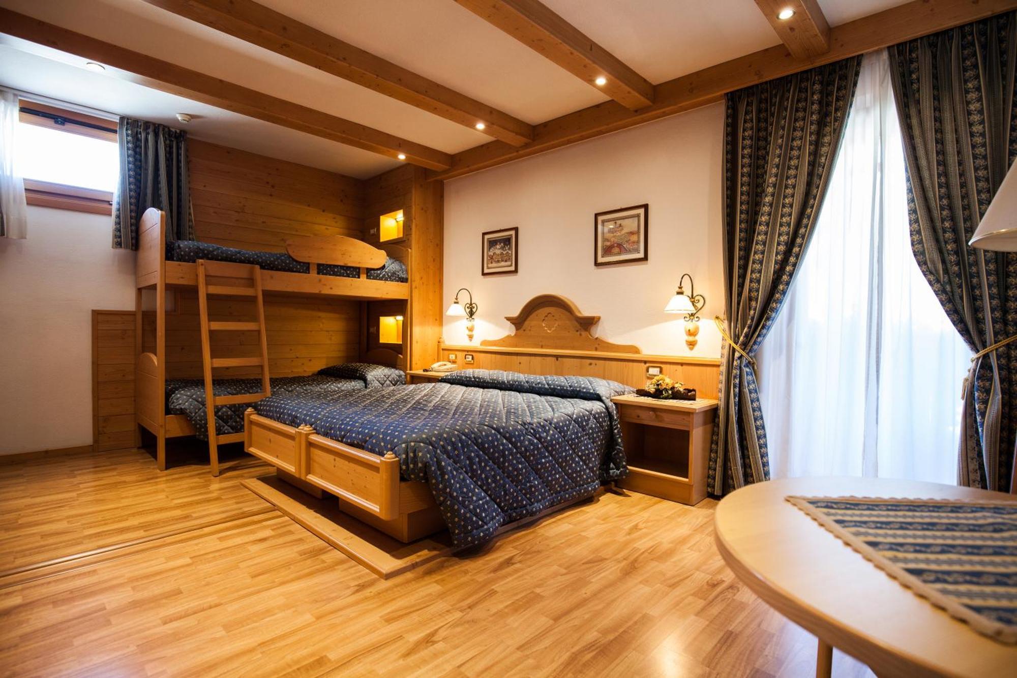 Hotel Posta Forni di Sopra Kültér fotó