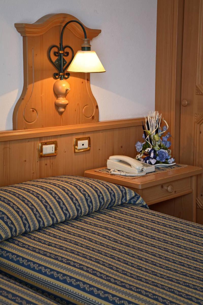 Hotel Posta Forni di Sopra Kültér fotó